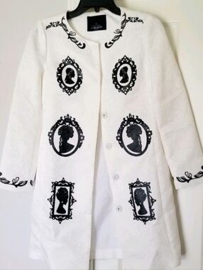 White Embroidered Jacquard Appliqué Cameo Overcoat with Black Motifs